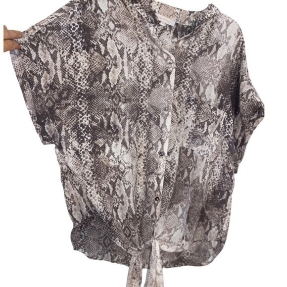 OLIVACEOUS SnakeSkin Pattern Sz Medium Blouse - Picture 5 of 8